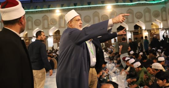4000 وجبة إفطار بالجامع الأزهر للطلاب الوافدين (صور)