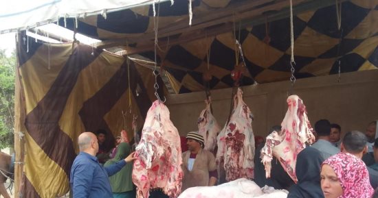 افتتاح منفذ لبيع اللحوم بأسعار مخفضة بمعرض "أهلا رمضان" بمدينة العدوة فى المنيا