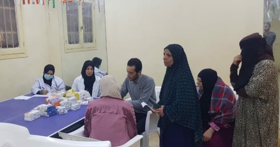 الكشف على 217 حالة بقافلة طبية مجانية لجامعة بنها بقرية السفاينة بطوخ