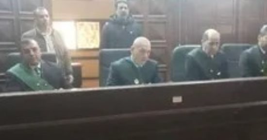 كلابه هاجمت ابنة الضحية.. المؤبد لقاتل جاره بسبب رفضه تربية الكلاب بالمحلة