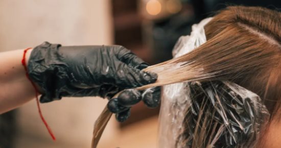 وصفات طبيعية لتلوين الشعر في المنزل.. عايزاه أحمر ولا برتقالى؟