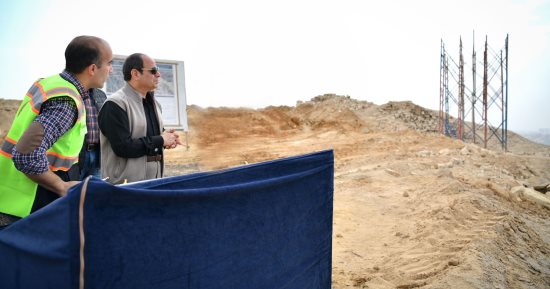 الرئيس السيسي: الطرق الجديدة شرايين لتسهيل حركة المواطنين وتخفيف الضغط على المرور