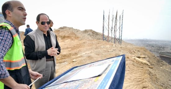 الرئيس السيسى يجرى جولة تفقدية للأعمال الإنشائية بالقاهرة الكبرى
