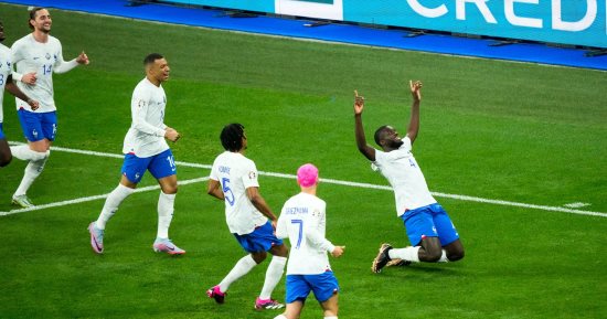 منتخب فرنسا يدمر شباك هولندا بثلاثية في الشوط الأول.. فيديو