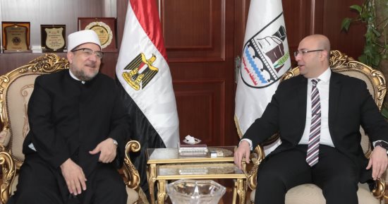 محافظ بنى سويف يستقبل وزير الأوقاف لأداء شعائر صلاة الجمعة الأولى من رمضان
