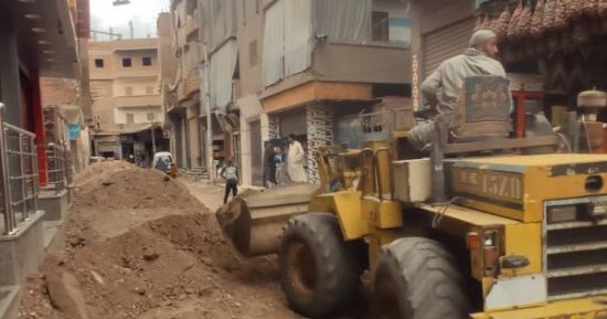 محافظ المنوفية يتابع موقف تنفيذى رصف الطرق بالخطة الاستثمارية ومبادرة حياة كريمة