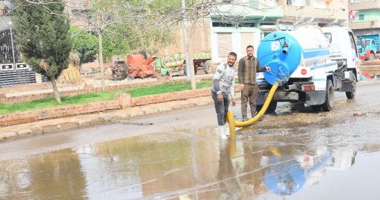 محافظ الغربية يتفقد جهود رفع مياه الأمطار بطنطا والسنطة وزفتى