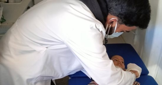 حياة كريمة.. الكشف على 2539 مواطناً بالمجان وصرف أدوية علاجية لهم بأسوان