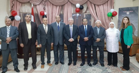 سفير مصر بالكويت يبحث استضافة الكتاب المصريين فى ندوات ومهرجانات ثقافية بالكويت