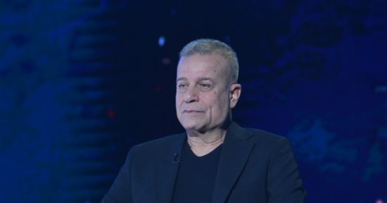 الليلة.. شريف منير ضيف منى عبد الوهاب فى "أنا والقناع"