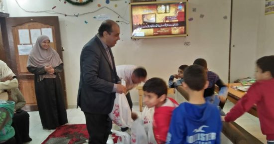 رئيس مركز أجا بالدقهلية يزور الأطفال بدار التقوى الإيوائية للاحتفال مع الأطفال 