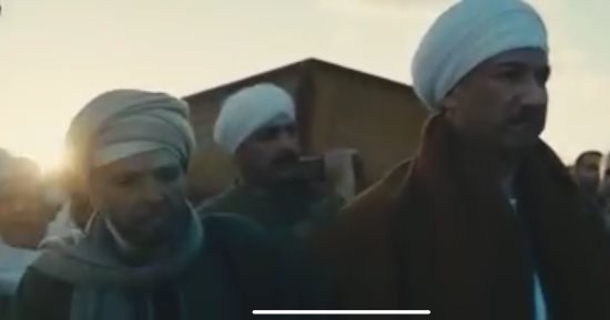 عملة نادرة الحلقة 2.. أهل نجع عبد الجبار يشاركون فى دفن بلال والحزن يخيم عليهم
