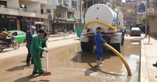 محافظ المنوفية يتابع أعمال شفط مياه الأمطار ويؤكد استمرار جاهزية أطقم الطوارئ