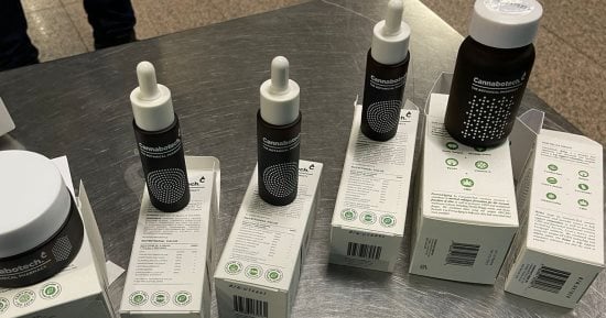 ضبط راكب بمطار القاهرة بحوزته شرائط مخدرة وآخر بحوزته عبوات بها مخدر CBD