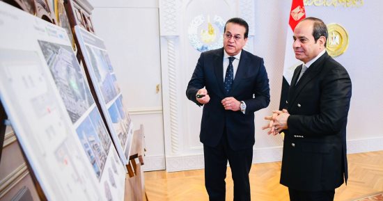 الرئيس السيسي يتابع تطوير منظومة الصحة ويوجه بمواصلة تحسين إتاحة وجودة الخدمات الصحية المقدمة للمواطنين.. عبد الغفار يستعرض تطوير معهد ناصر ليصبح مدينة طبية متكاملة وإنشاء مجمع معامل مركزية وفقا لأعلى المعايير