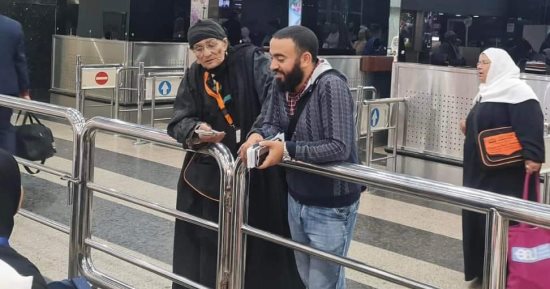 الحزن يخيم على أهالى تلا بالمنوفية عقب وفاة سيدة أثناء توجهها لأداء العمرة