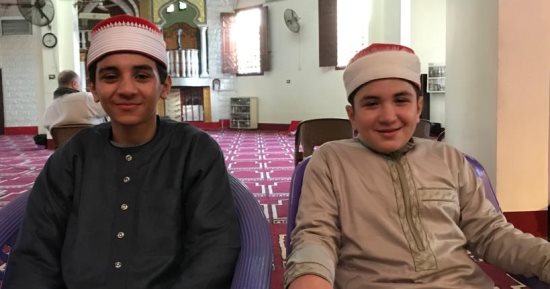 براعم القرآن.. أحمد ومحمد شقيقان من الغربية يبدعان فى تلاوة كتاب الله.. حفظا القرآن فى سن الثالثة.. أحمد: والدى ووالدتى يدعمانى لتحقيق حلمى فى التلاوة.. ومحمد: أستمع إلى كبار القراء لتنمية موهبتى.. صوري
