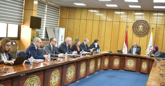 وزير القوى العاملة يلتقي وفد "الاتحاد الأوروبي" لبحث التعاون فى تنمية مهارات العِمالة