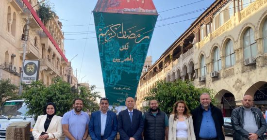 فانوس 10 أمتار بالكوربة ومائدة لإفطار الصائمين فى السلام.. مظاهر الفرحة فى رمضان
