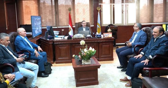 محافظ الغربية يبحث مع رئيس جهاز الفاطمية بدء أعمال تطوير محيط السيد البدوى