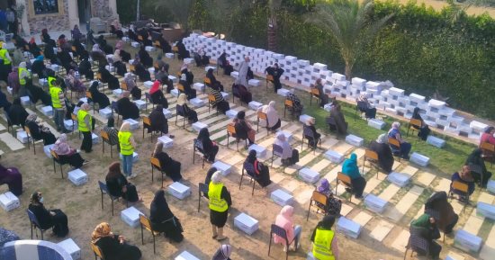 تضامن الغربية: توزيع 300 كرتونة مواد غذائية بقرية الجابرية بمركز المحلة