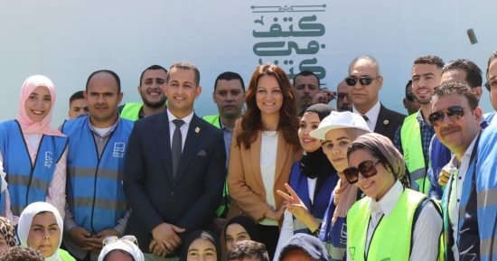 نائب محافظ الجيزة تشارك فى اصطفاف قافلة "حياة كريمة" بأبو النمرس