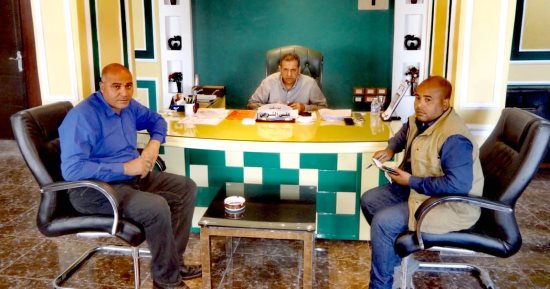 رئيس مدينة الأقصر يعقد اجتماعًا لتنفيذ حملات دورية ضد عربات الحنطور المخالفة