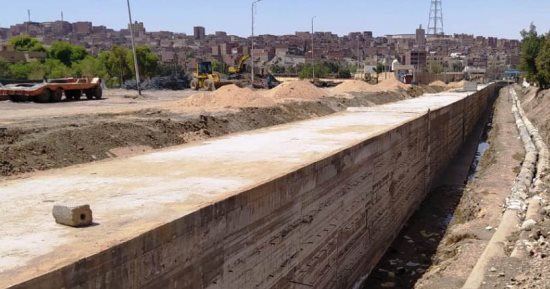 بدء العمل فى أكبر مشروع لتغطية مصرف السيل بأسوان & 13 معلومة