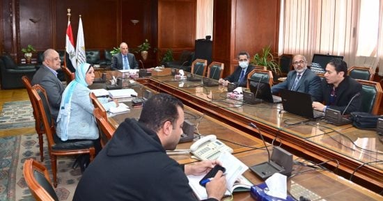 ‫وزير الرى يتابع مع رئيس هيئة حماية الشواطئ الإعداد لاجتماع لجنة التراخيص