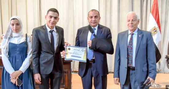 جامعة بني سويف تكرم الفريق الفائز بالمركز الأول  في مجال الفيزياء الفلكية
