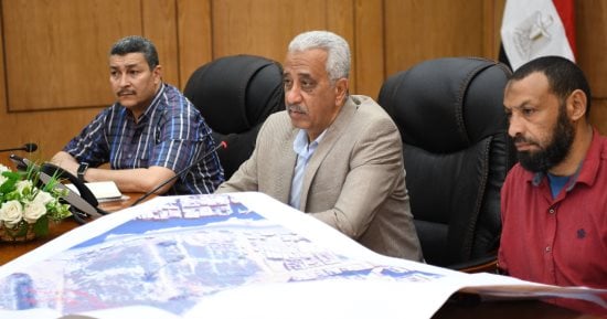 محافظ قنا يكلف السكرتير العام ببحث آلية التقسيم الداخلى لمنطقة حاجر الجبل