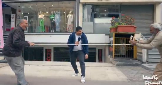 فيها حاجة حلوة.. "ناسها البسيطة" يهدى شلبى ومحمود مبلغا ماليا.. فيديو