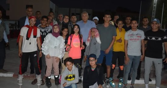 محافظ الوادي الجديد يشارك طلاب "بيوت الطلبة" الإفطار بمدينة الخارجة.. صور 