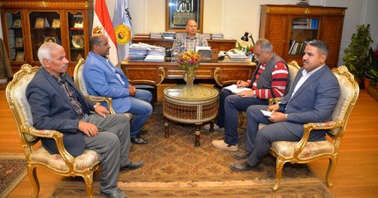محافظ أسيوط يوجه بتكثيف حملات النظافة بطرق مسار رحلة العائلة المقدسة