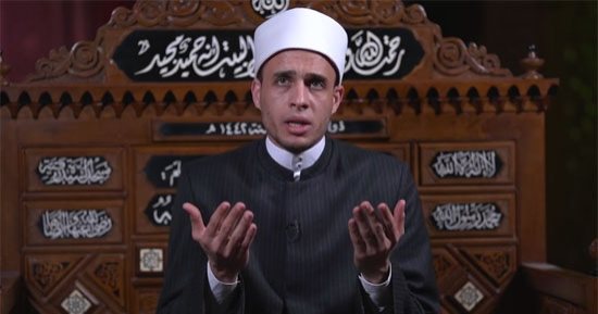 دعاء اليوم الخامس من رمضان.. اللهم اجعل رمضان شاهدا لنا لا علينا (فيديو)