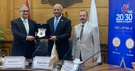 جائزة مصر للتميز الحكومى تتابع عملية التحكيم النهائية للجوائز الداخلية بجامعة بنها
