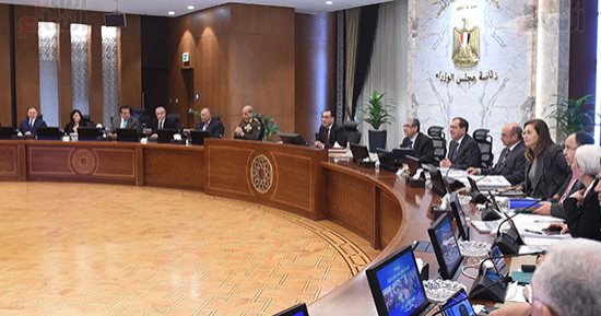 رئيس الوزراء يتابع جهود منظومة الشكاوى الحكومية خلال شهر مارس الماضى.. إصدار وإعادة تفعيل 2537 كارت تكافل وكرامة.. إنهاء إجراءات 275 بطاقة خدمات متكاملة لذوى الهمم.. حسم 3298 شكوى حول بطاقات التموين