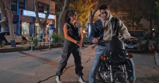 مسلسل 1000 حمد الله ع السلامة الحلقة 7.. سماح تشكر عنبة على استضافتها