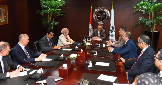 رئيس هيئة الاستثمار يبحث مع شركة «Mytilineos» اليونانية فرص التعاون الاستثمارى