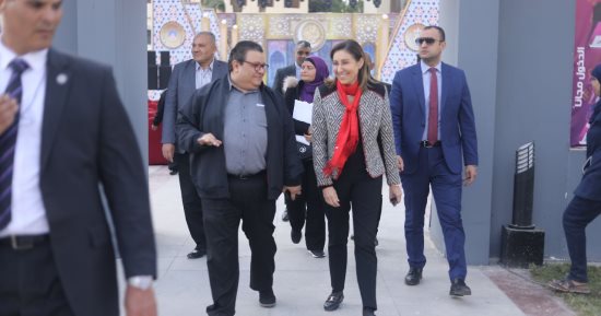 وزيرة الثقافة تتفقد مسرح ساحة مركز الهناجر للفنون قبيل انطلاق فعالياته اليوم