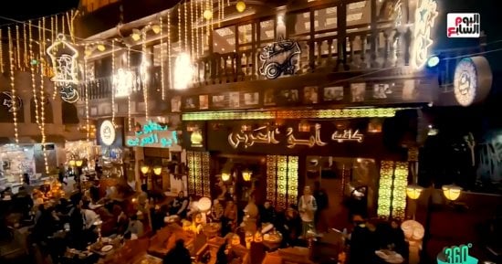 روحانية وجمال.. سحر ليالى رمضان فى شوارع القاهرة التاريخية (فيديو)