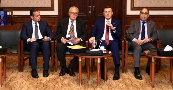 وزير السياحة يشرح استراتيجية عمل الوزارة خلال الإفطار السنوى لجمعية الكُتاب السياحيين