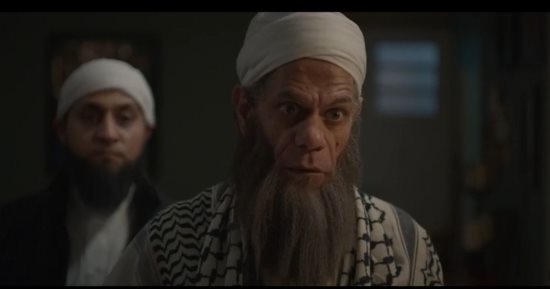 حضرة العمدة الحلقة 8.. قس الكنيسة يهرب من بيت باسيلى قبل دخول الإرهابيين