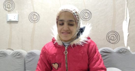 براعم القرآن.. حكاية الطفلة حنين فقدت بصرها لإصابتها بالسرطان بعد 9 أشهر من ولادتها.. حفظت القرآن كاملا فى السابعة من عمرها ودرست التجويد والأحكام.. الأولى دراسيا على المنطقة الأزهرية بالشرقية