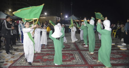 فطارك أحلى على البحر.. افطر واتسحر واستمتع بأمسيات رمضانية على شواطئ الإسكندرية بـ5 جنيهات.. فقرات فنية واستعراضية وأغانٍ دينية وتراثية.. و"السياحة والمصايف": الفعاليات بالمندرة وجليم والسرايا.. صور