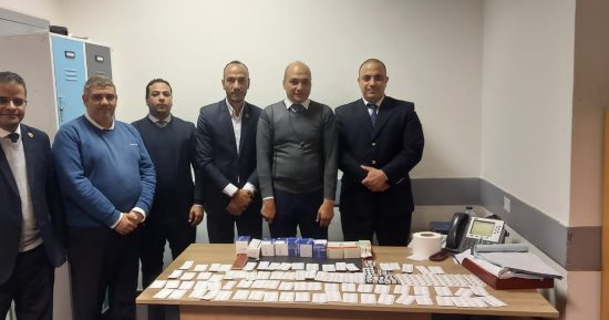 جمارك مطار القاهرة تضبط راكبًا بحوزته 890 قرصًا من عقار الترامادول المخدر