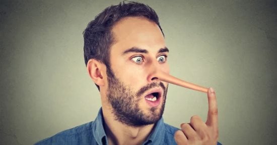 كذبة أبريل.. أكاذيب يومية نصدقها رغم علمنا بحقيقتها
