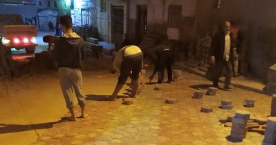 حملات للنظافة وإزالة التعديات ورصف الشوارع بالإنترلوك بمراكز كفر الشيخ.. صور