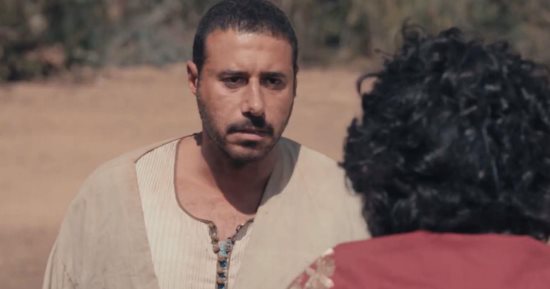 مسلسل سره الباتع.. اعرف أنواع وشم الطيور وأشكالها المختلفة