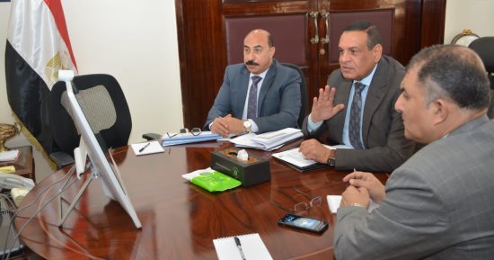وزير التنمية المحلية يتابع مع المحافظين جهود توفير السلع الغذائية بأسعار مخفضة
